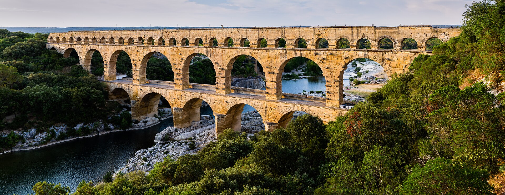 Le Pont du Gard au coucher du soleil, à dix minutes de la maison de vacances